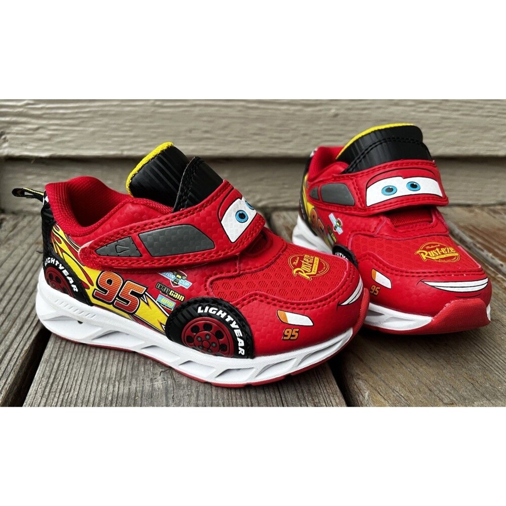 Nice! Disney Cars Lightning McQueen 95 Toddler size 7 Light Up Shoes